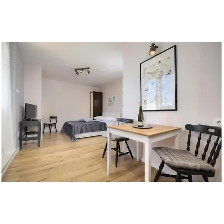 Pet Friendly In With View